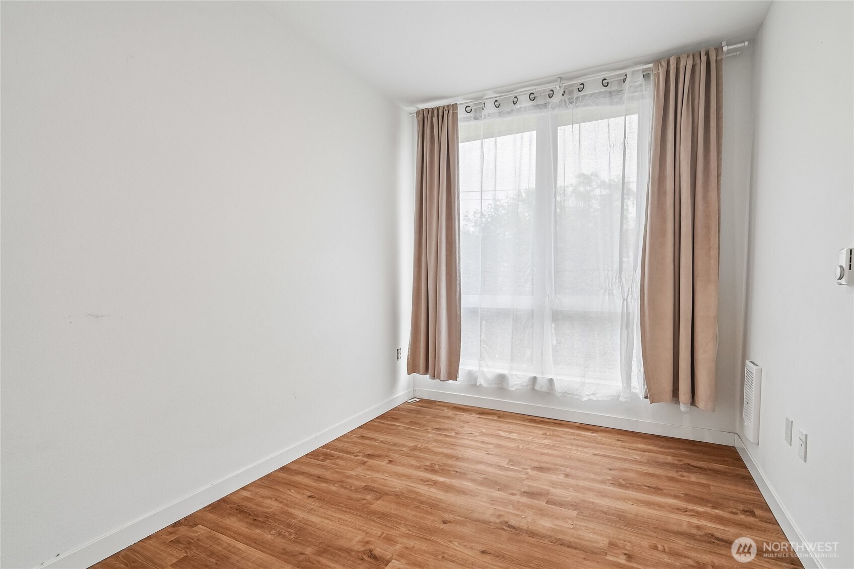 121 12th Avenue E #406, Seattle, WA 98102