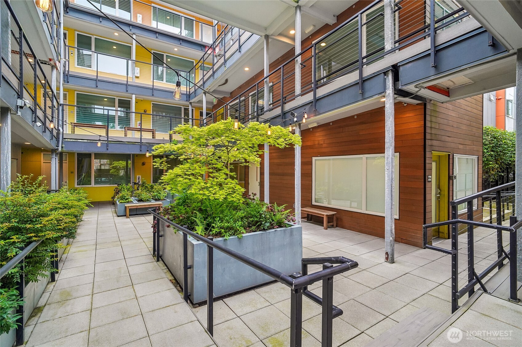 121 12th Avenue E #406, Seattle, WA 98102