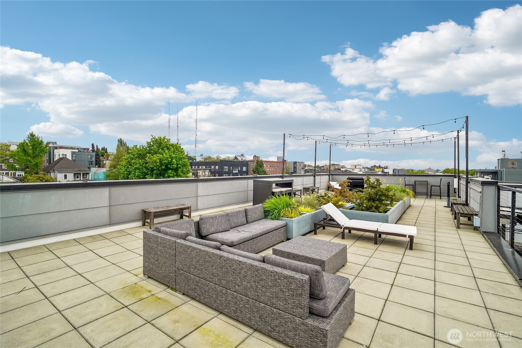 121 12th Avenue E #406, Seattle, WA 98102