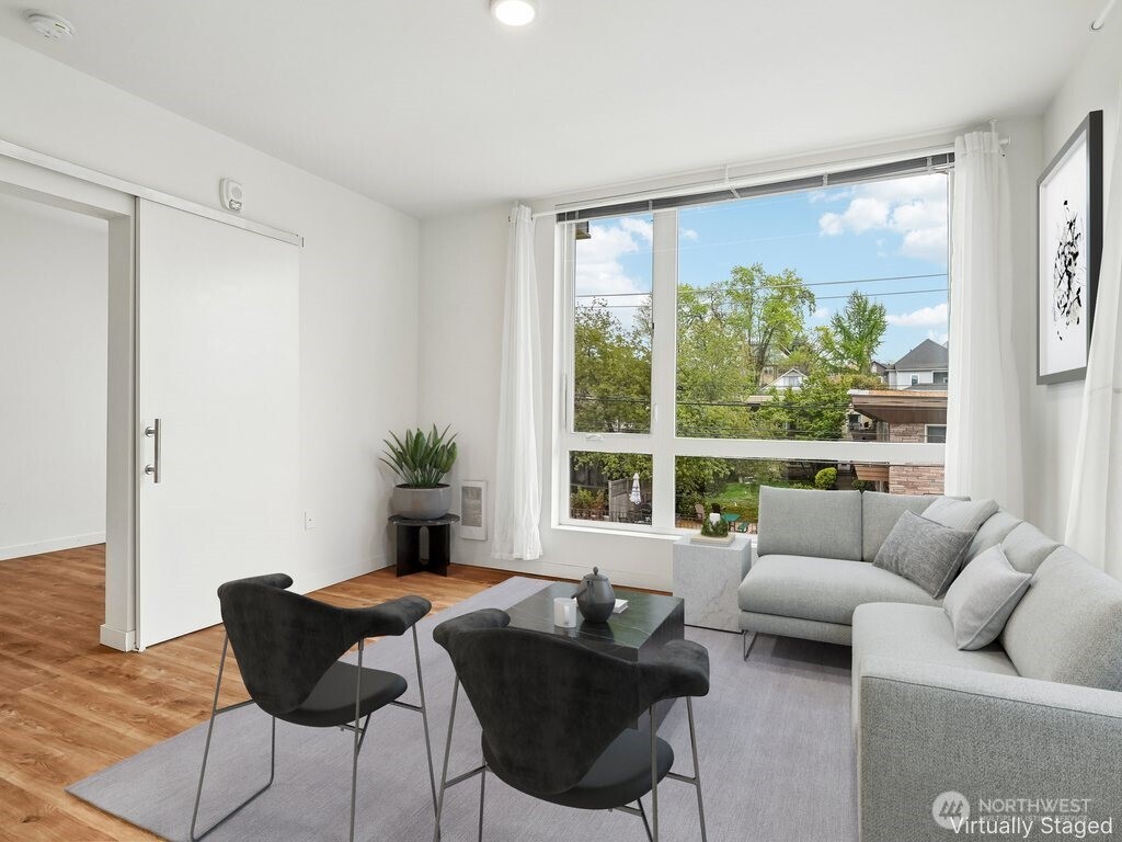 121 12th Avenue E #406, Seattle, WA 98102