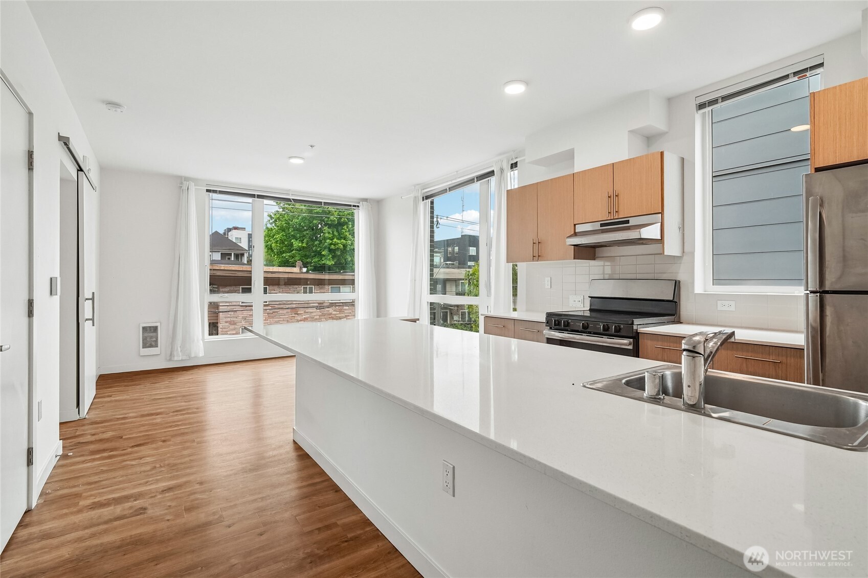 121 12th Avenue E #406, Seattle, WA 98102