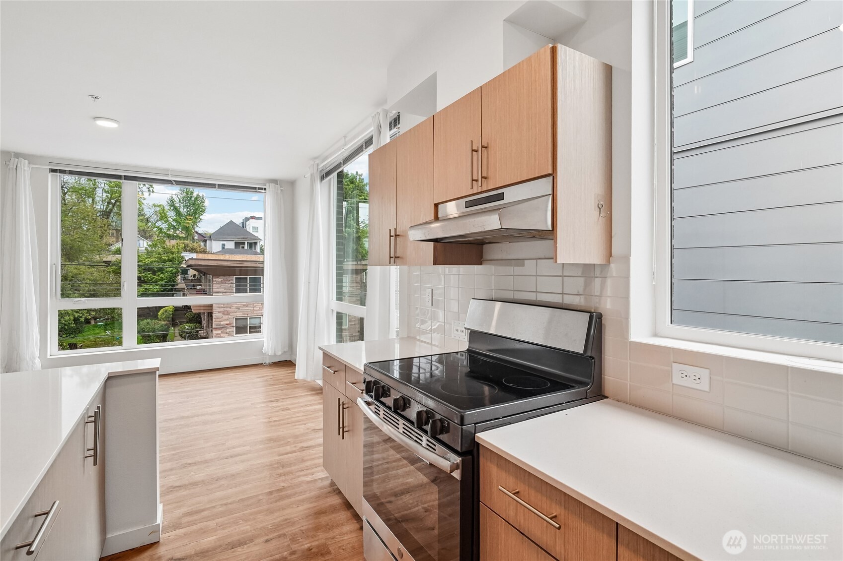 121 12th Avenue E #406, Seattle, WA 98102