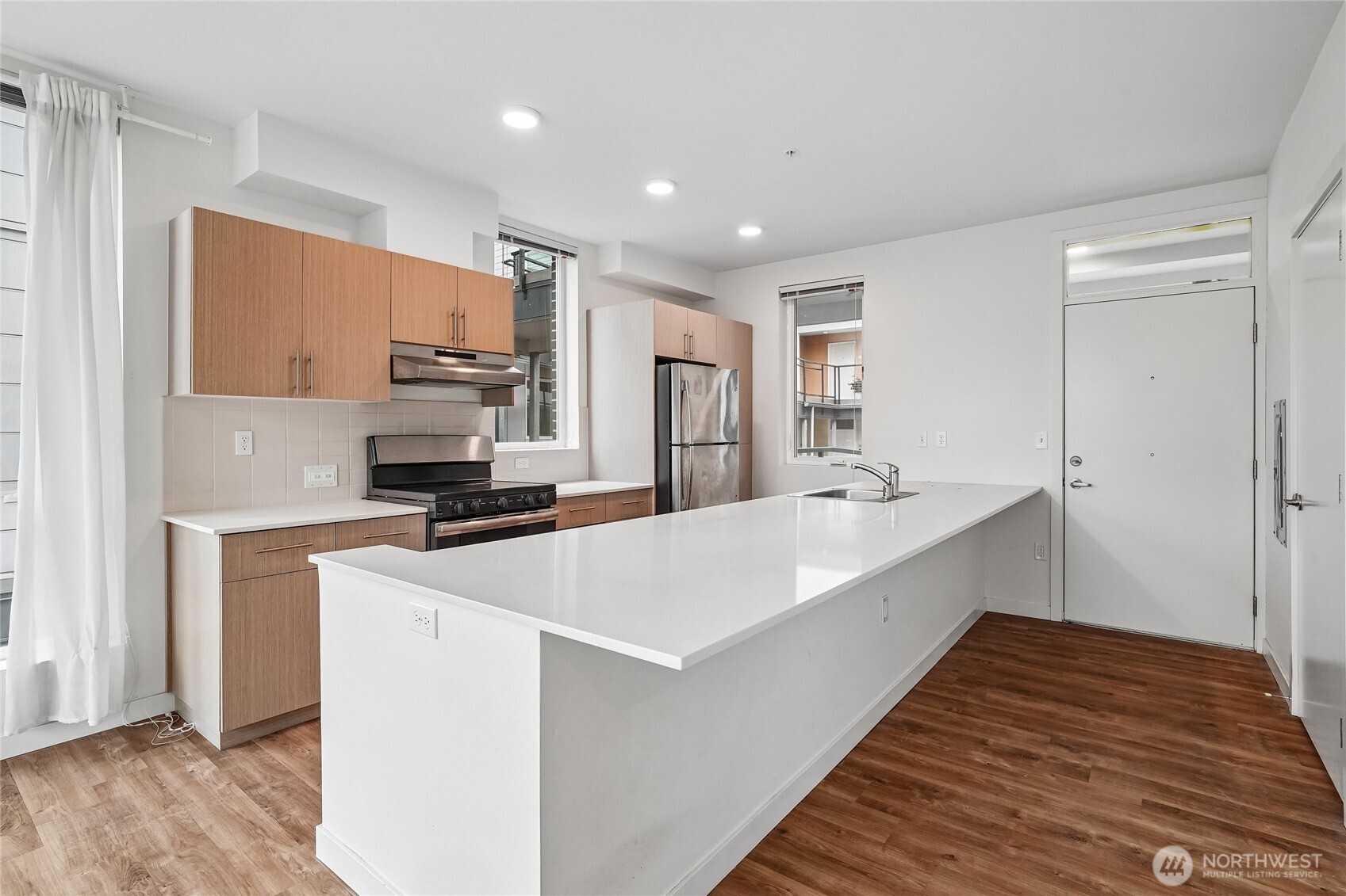 121 12th Avenue E #406, Seattle, WA 98102