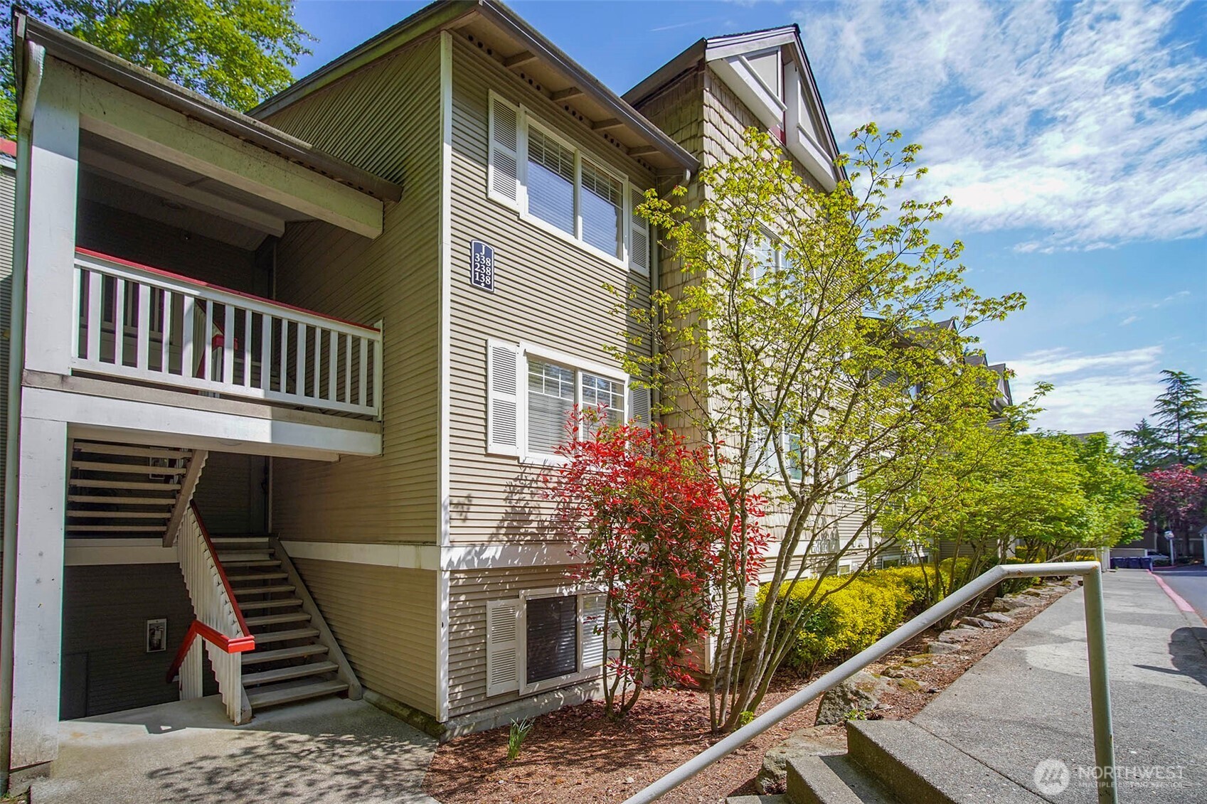18501 SE Newport Way #J238, Issaquah, WA 98027