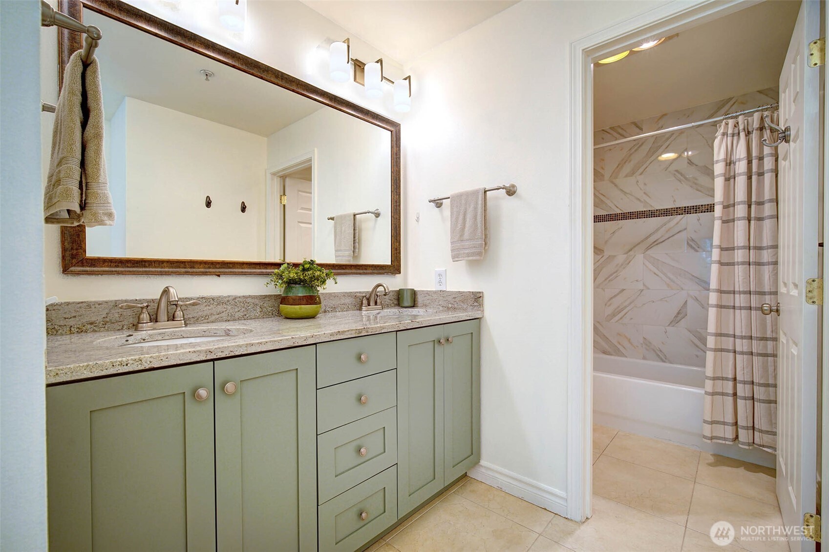18501 SE Newport Way #J238, Issaquah, WA 98027
