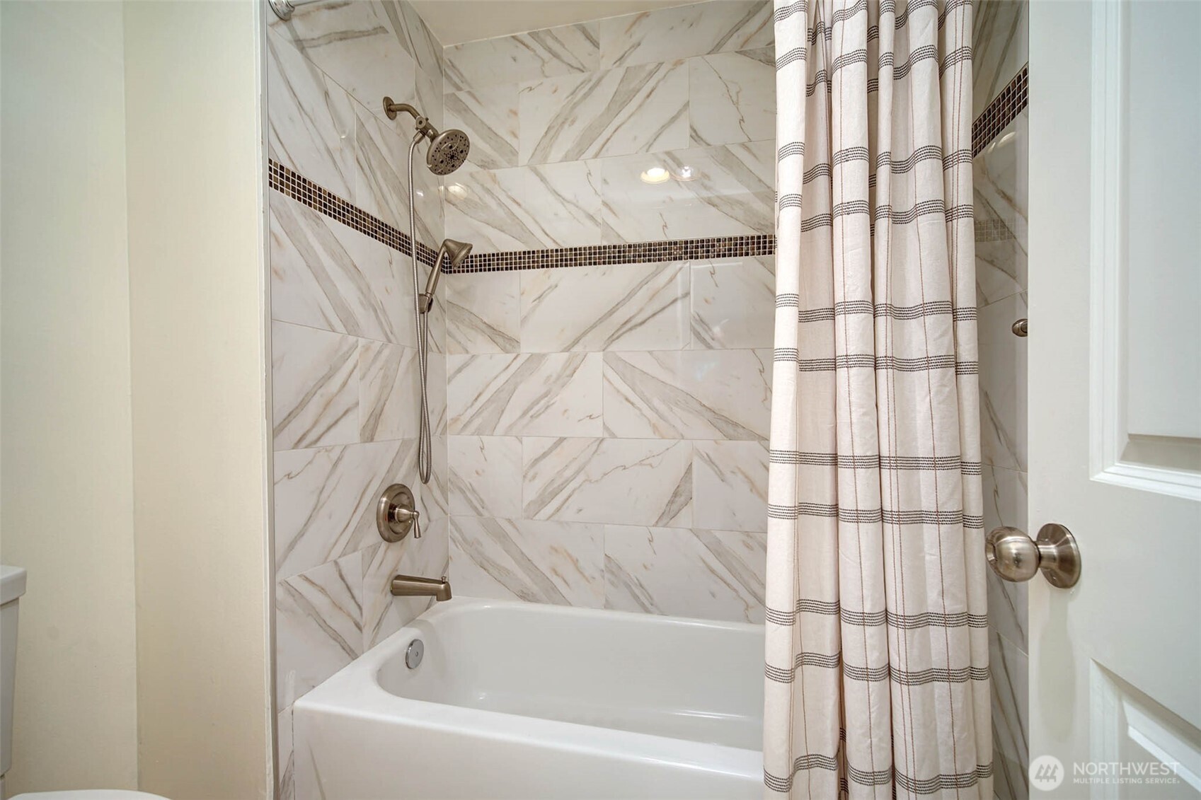 18501 SE Newport Way #J238, Issaquah, WA 98027