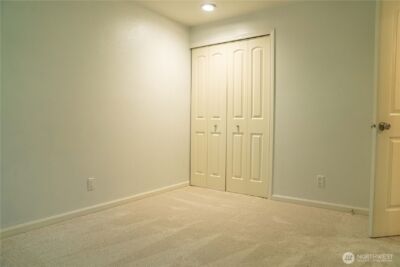 22039 NE 15th Street , Sammamish, WA 98074-6820 - Photo 20