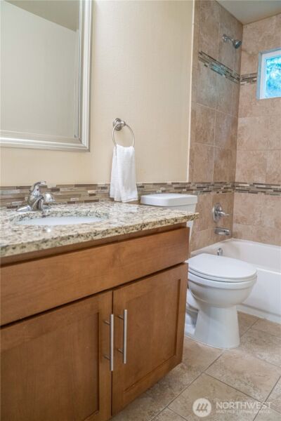 22039 NE 15th Street , Sammamish, WA 98074-6820 - Photo 21