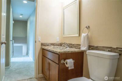 22039 NE 15th Street , Sammamish, WA 98074-6820 - Photo 22
