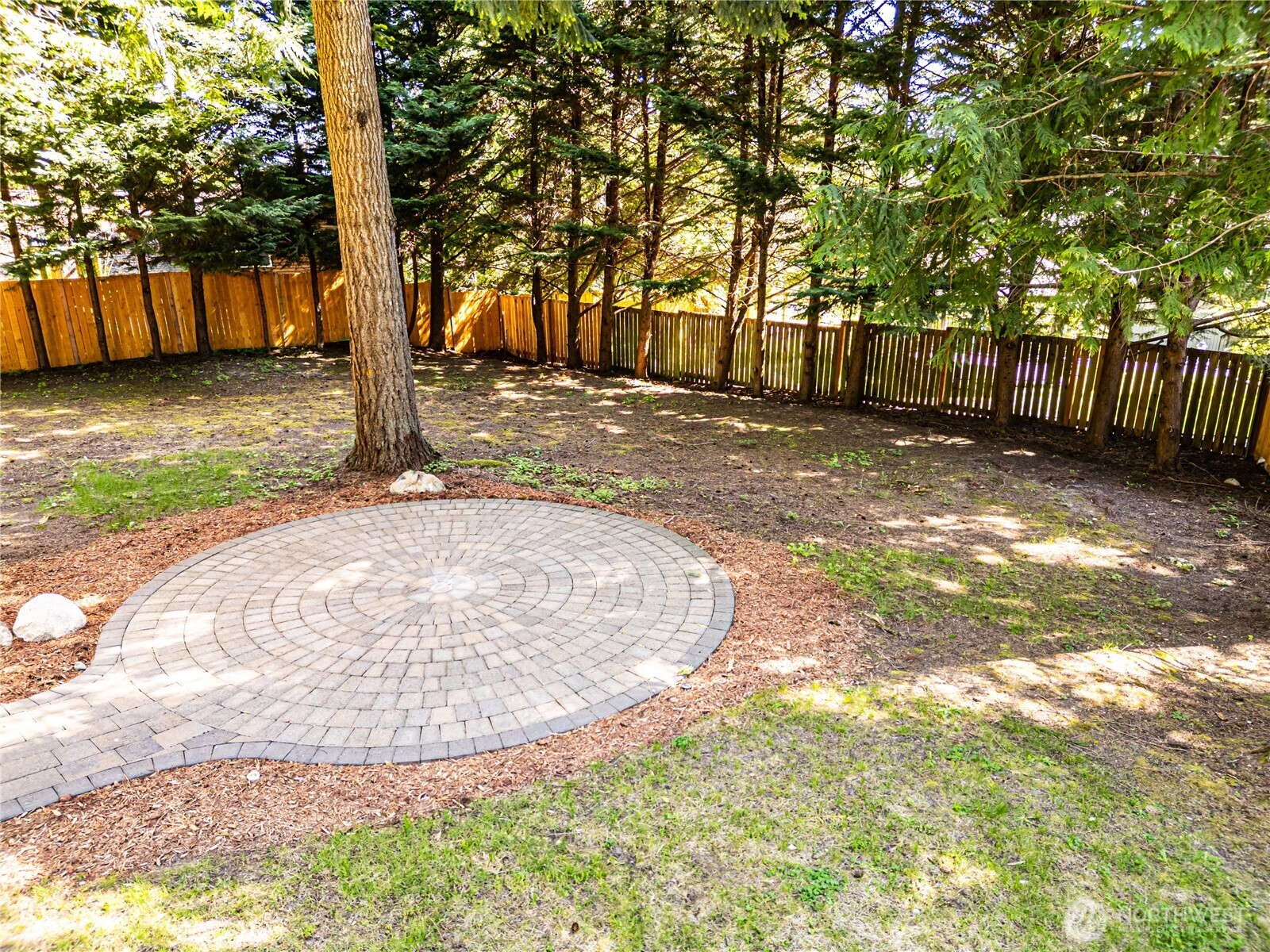 22039 NE 15th Street , Sammamish, WA 98074-6820