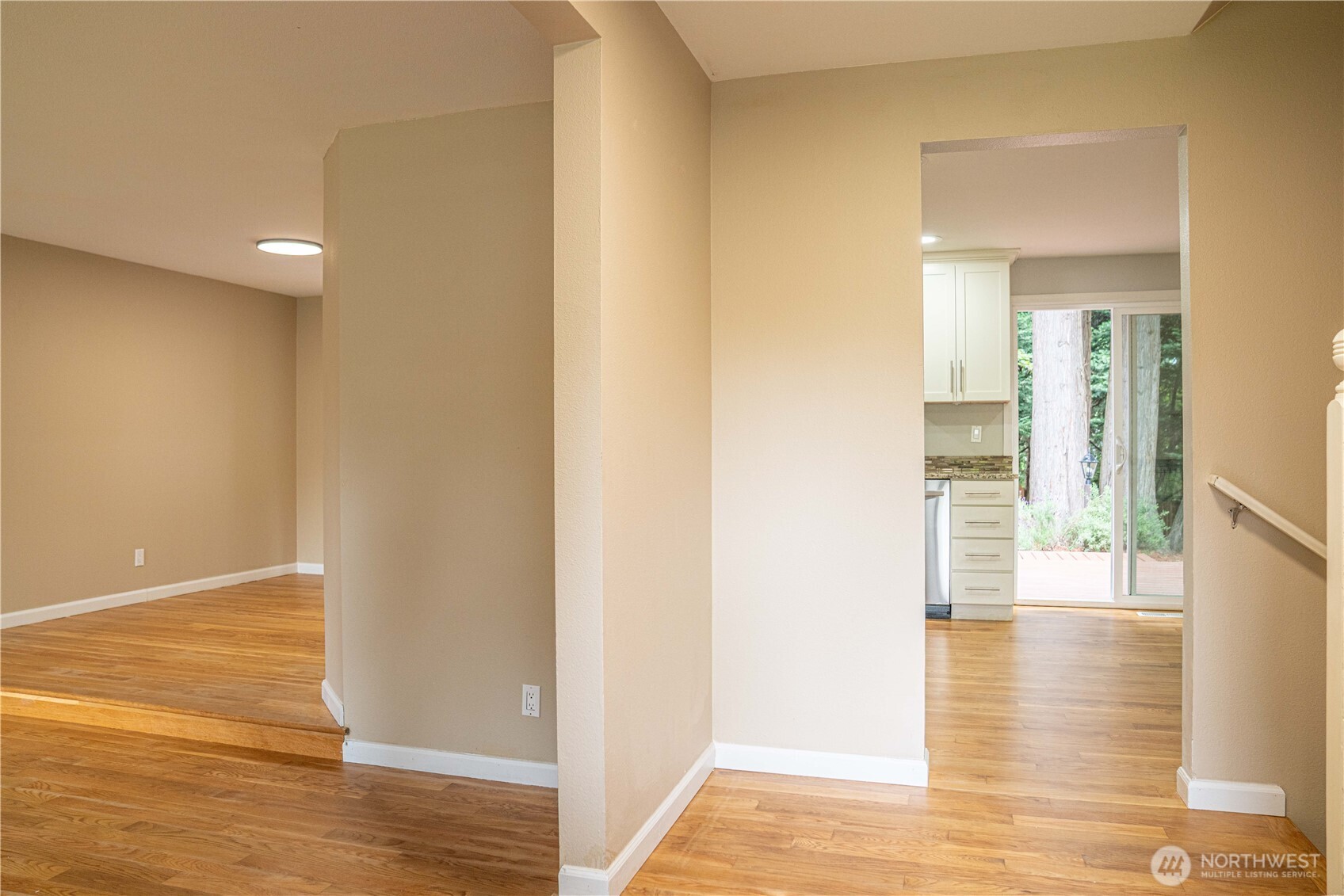 22039 NE 15th Street , Sammamish, WA 98074-6820