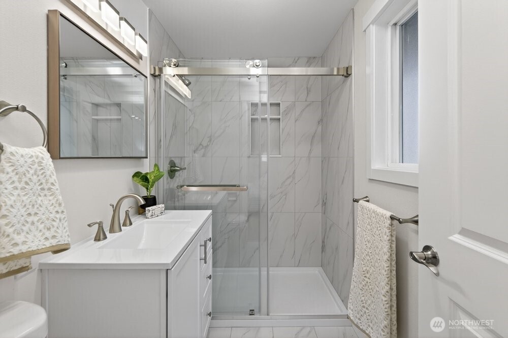 8004 203rd Place SW, Edmonds, WA 98026-6738