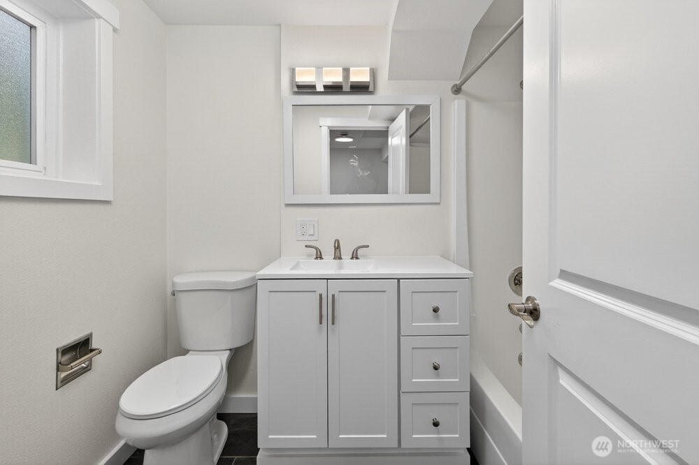 8004 203rd Place SW, Edmonds, WA 98026-6738