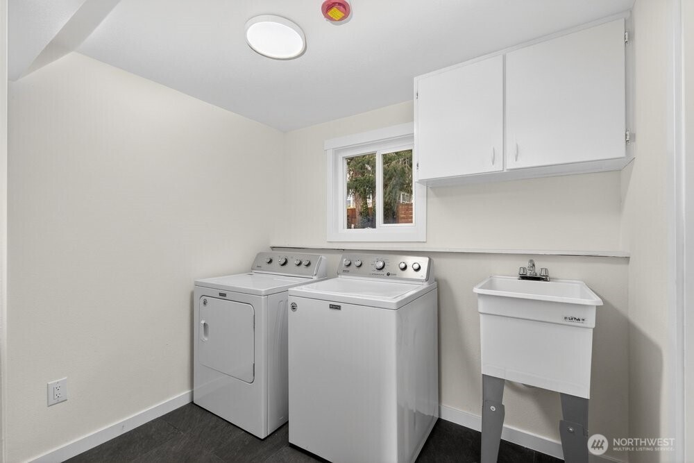 8004 203rd Place SW, Edmonds, WA 98026-6738