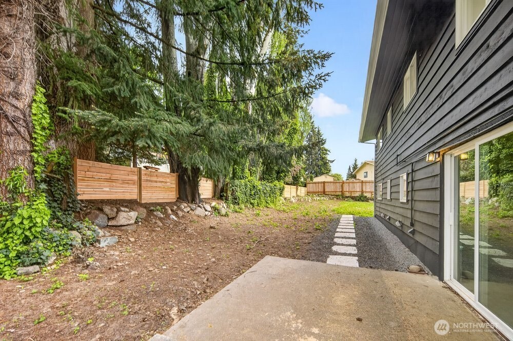 8004 203rd Place SW, Edmonds, WA 98026-6738