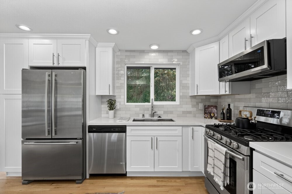 8004 203rd Place SW, Edmonds, WA 98026-6738