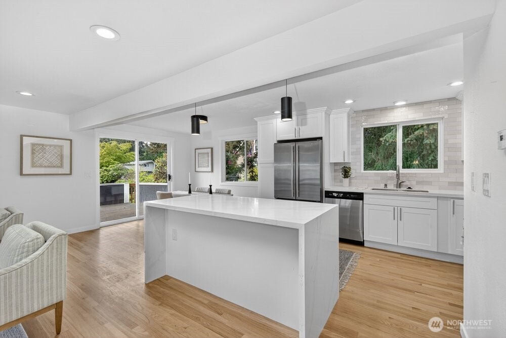 8004 203rd Place SW, Edmonds, WA 98026-6738