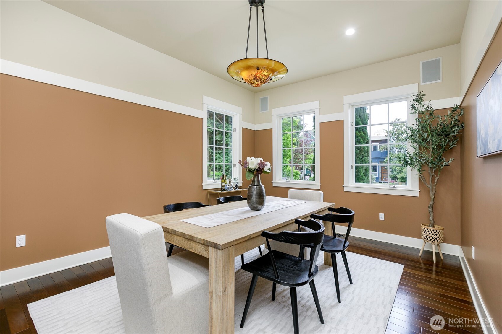 5726 Kirkwood Place N, Seattle, WA 98103