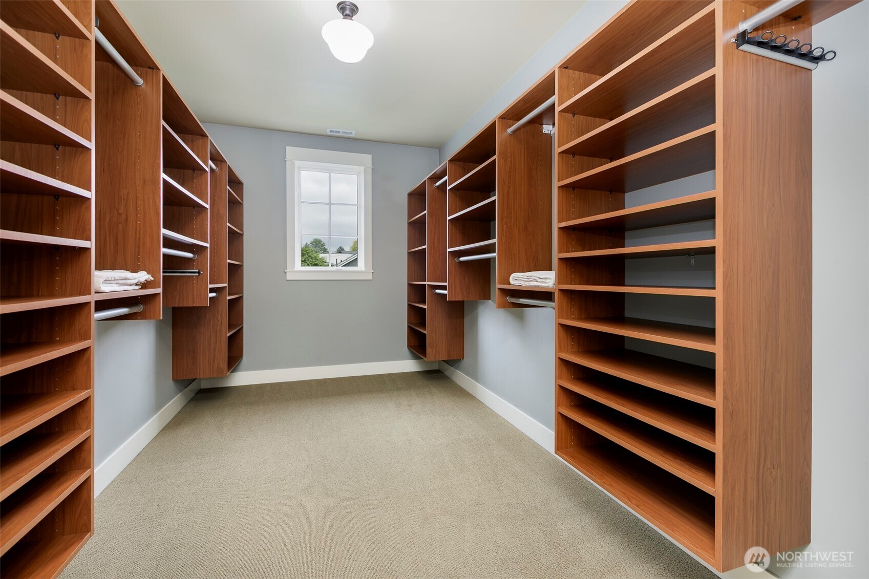 5726 Kirkwood Place N, Seattle, WA 98103