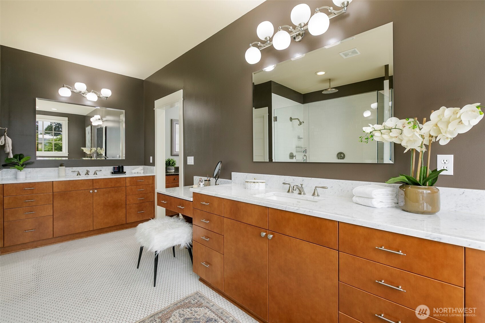 5726 Kirkwood Place N, Seattle, WA 98103