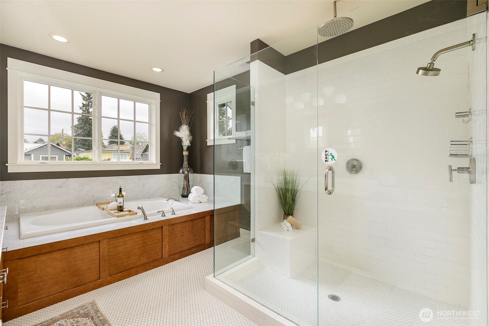 5726 Kirkwood Place N, Seattle, WA 98103