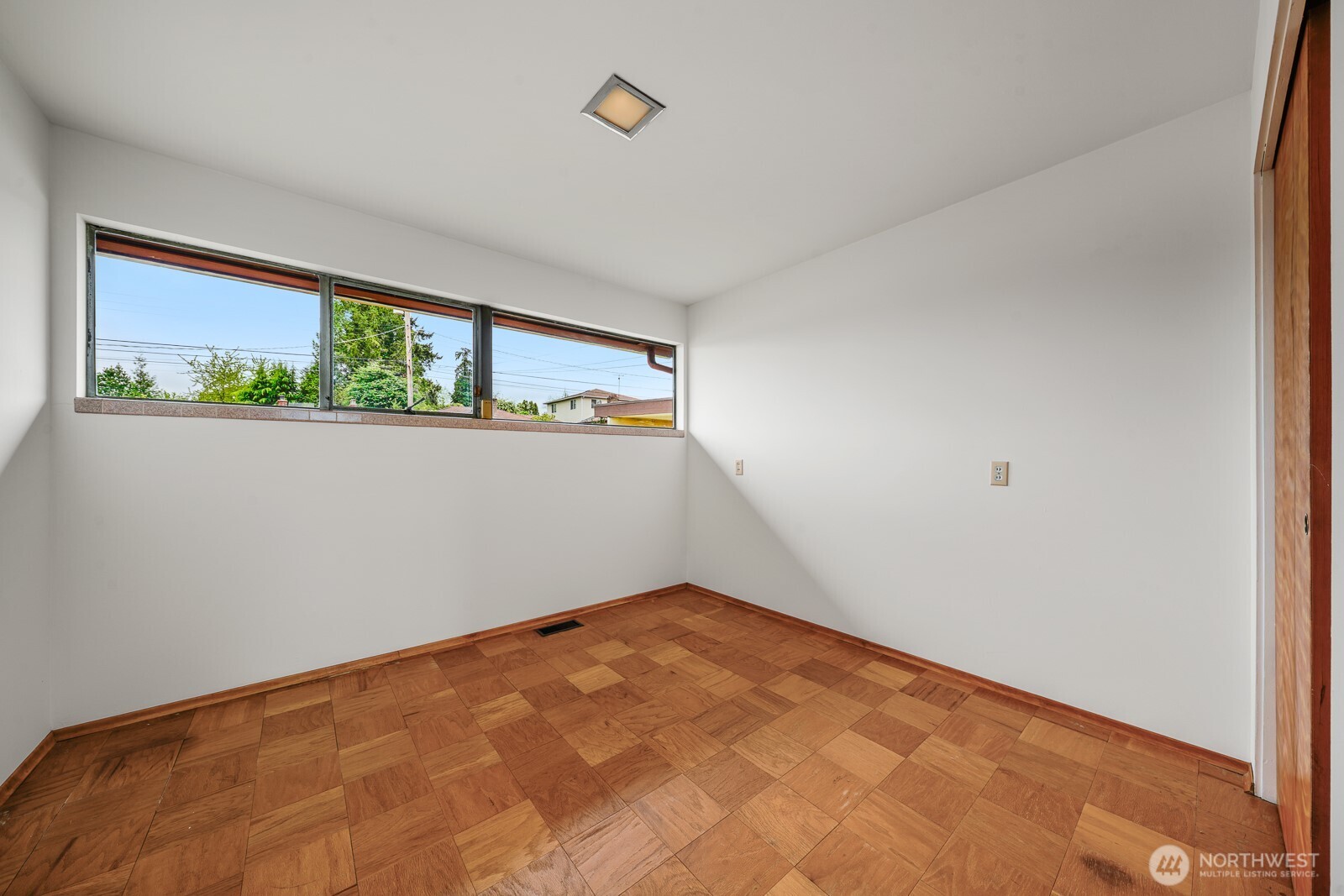 2512 S Raymond Street , Seattle, WA 98108