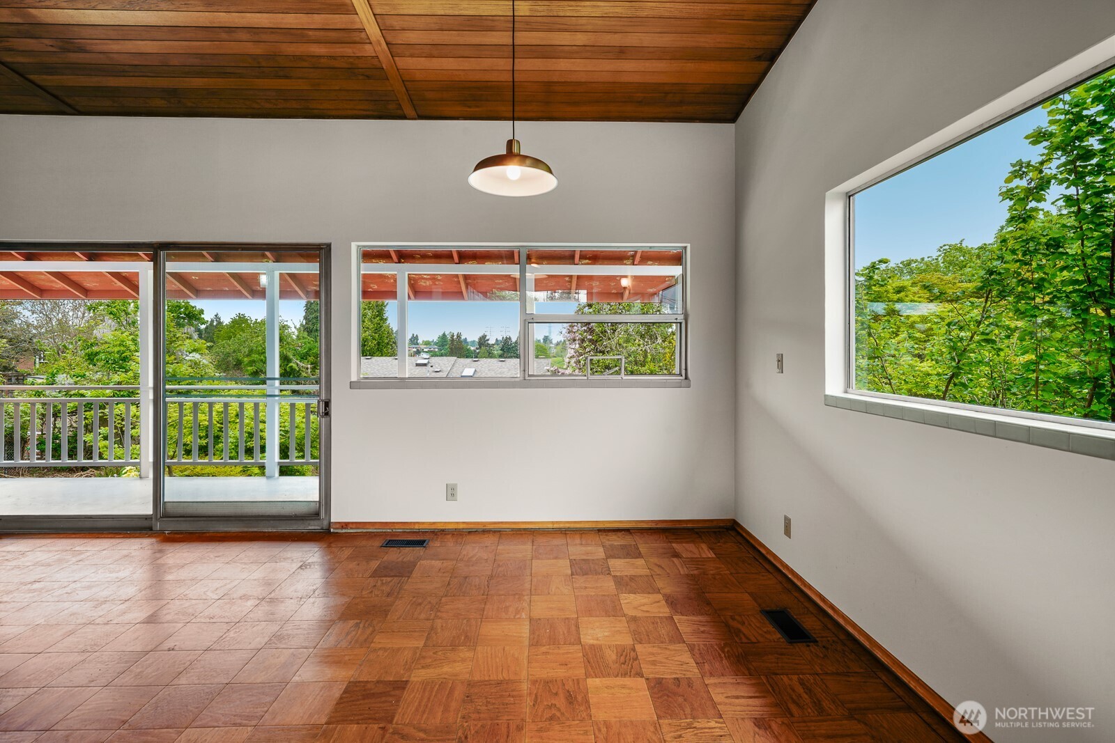2512 S Raymond Street , Seattle, WA 98108