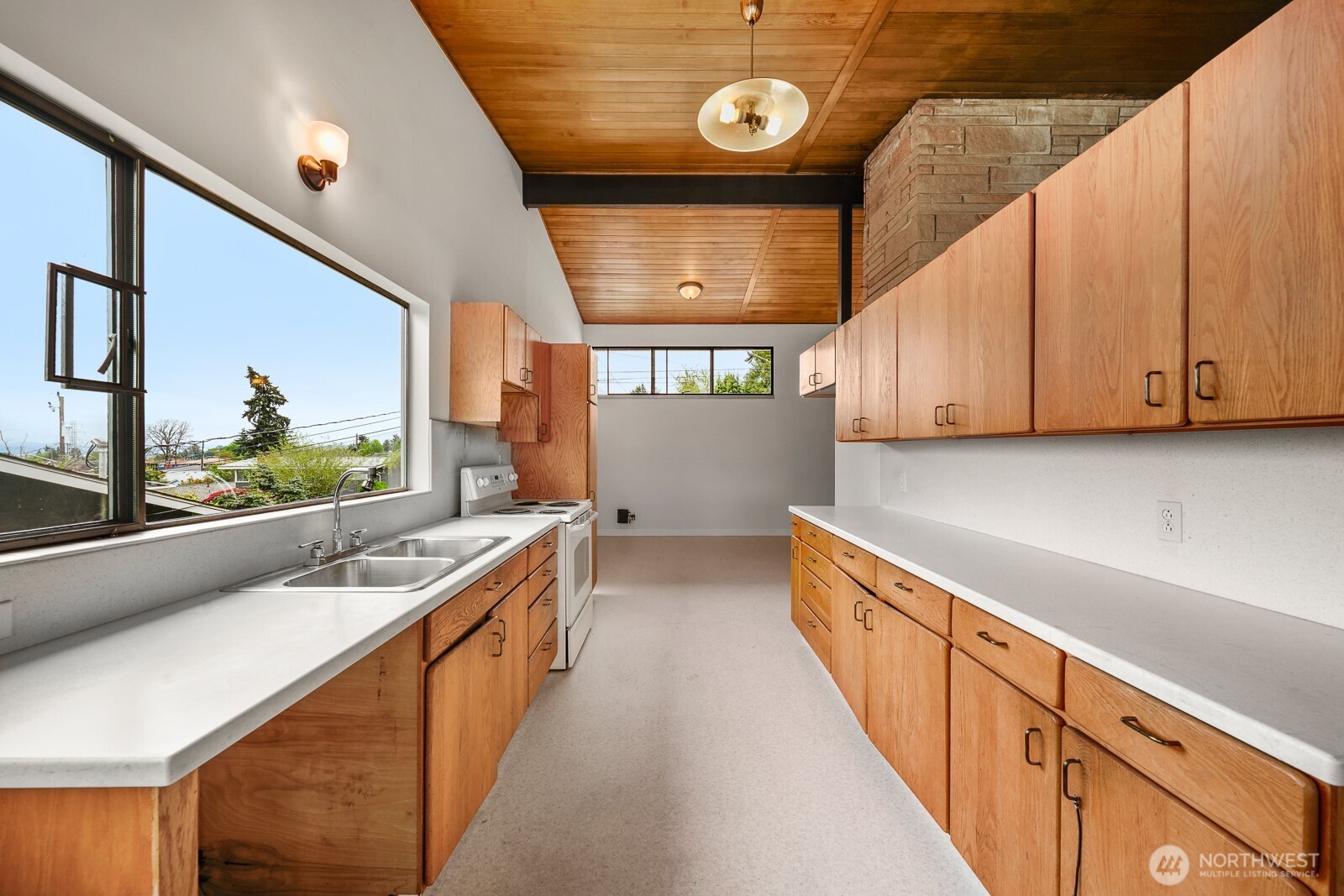 2512 S Raymond Street , Seattle, WA 98108