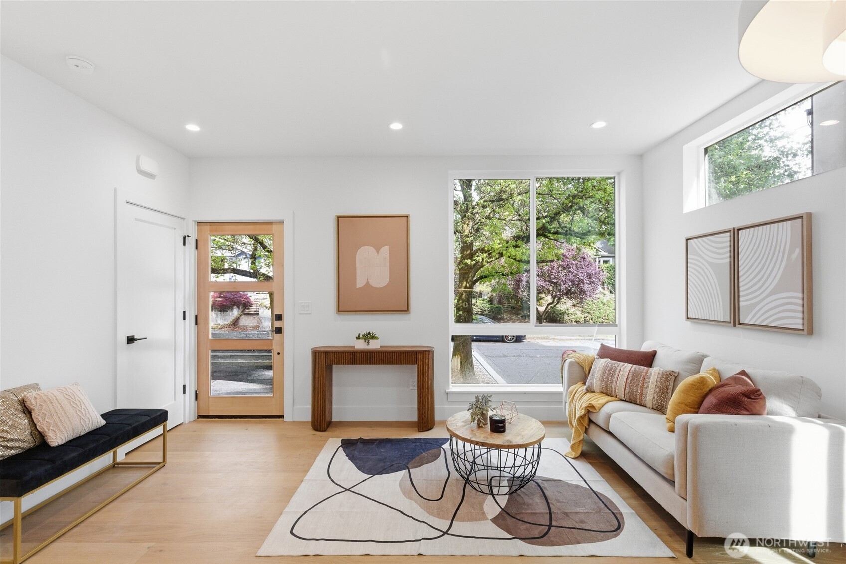 6217 9th Avenue NE, Seattle, WA 98115