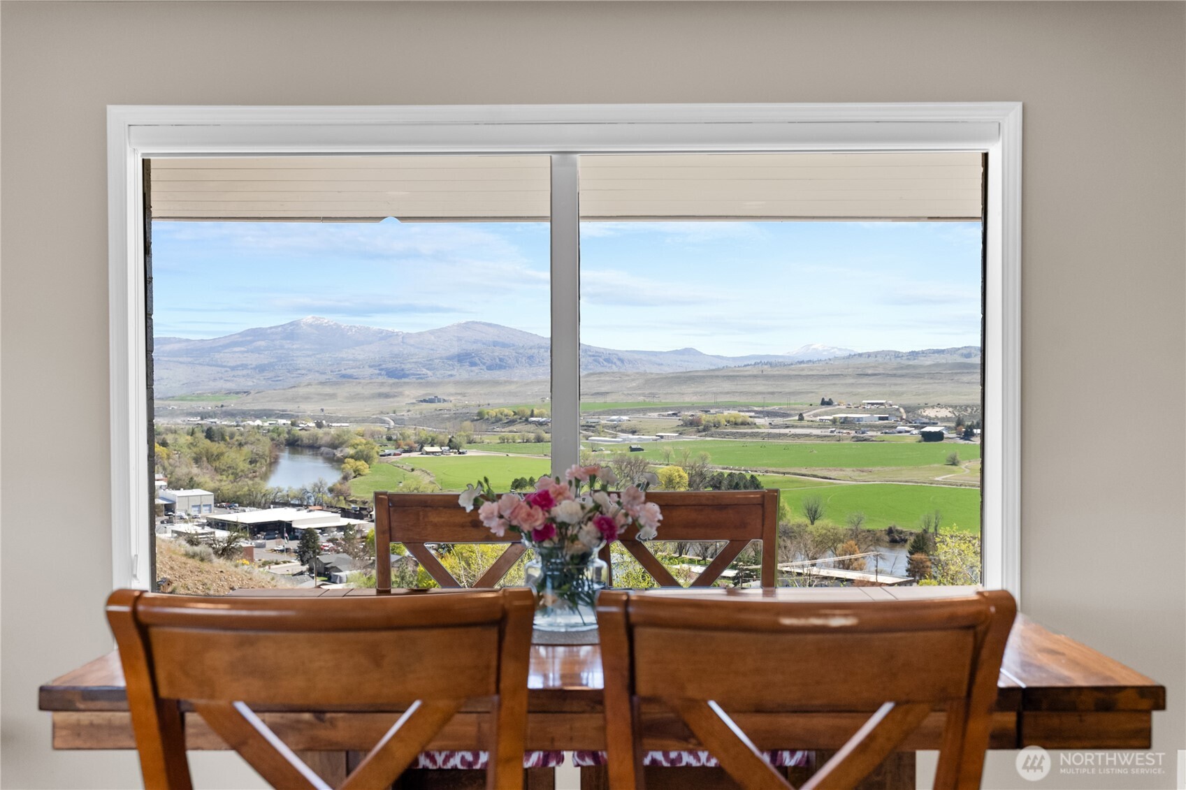 940 Sunrise Heights Road , Okanogan, WA 98840