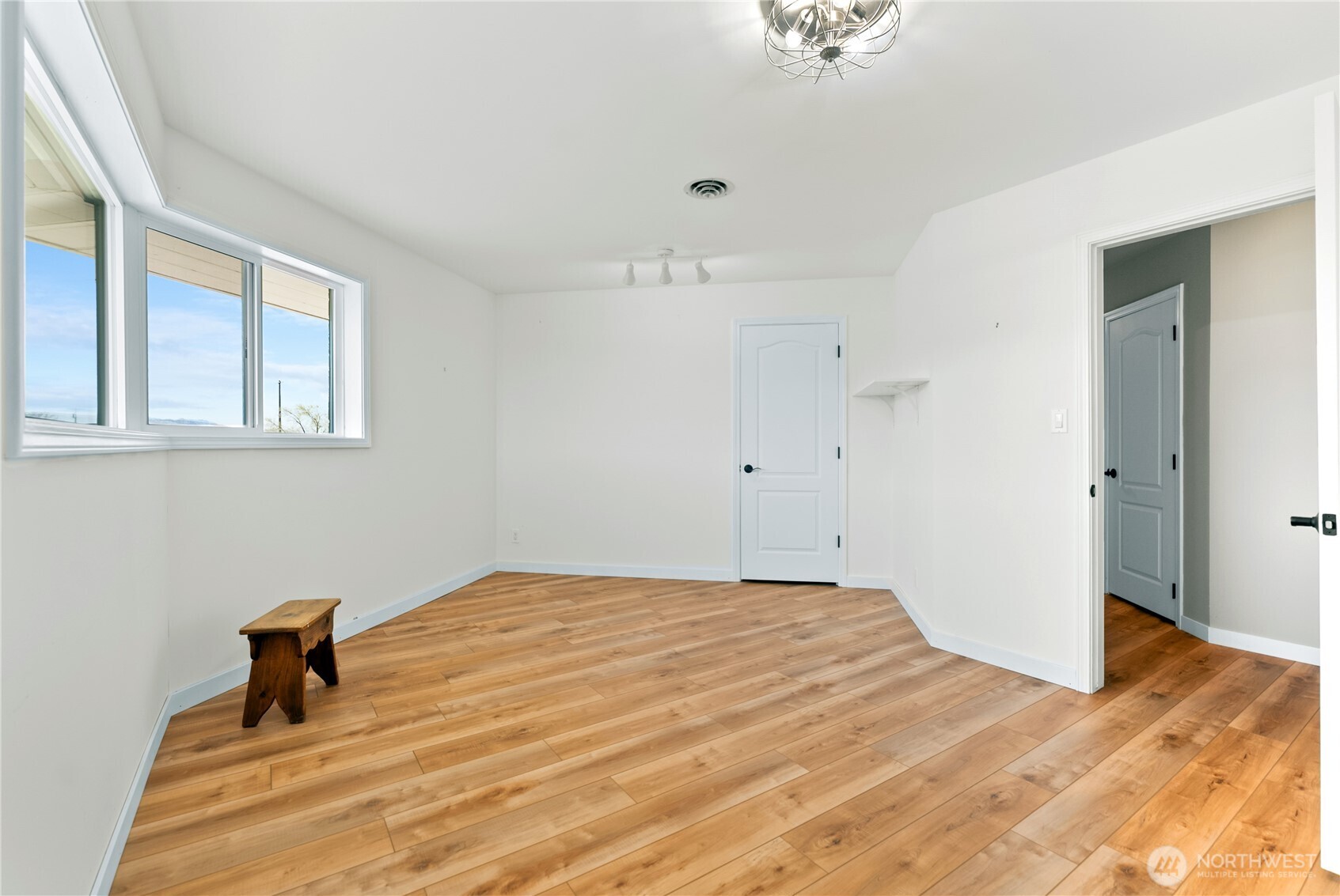 940 Sunrise Heights Road , Okanogan, WA 98840