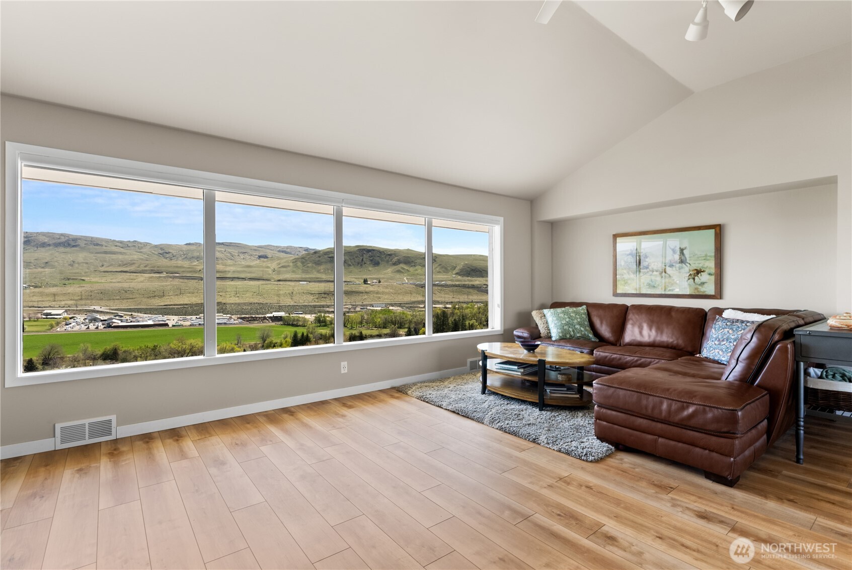 940 Sunrise Heights Road , Okanogan, WA 98840