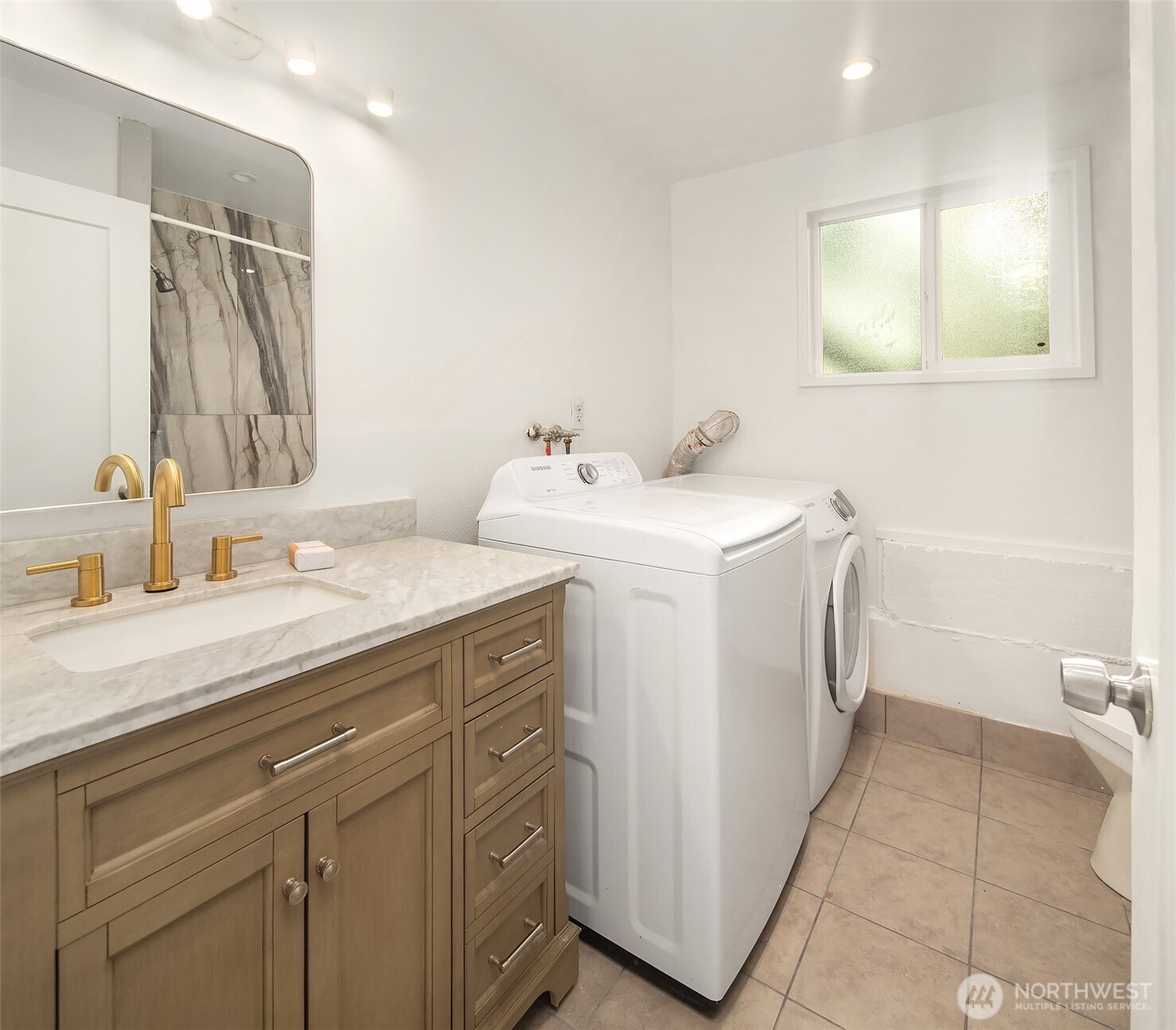 1421 NW 196th St , Shoreline, WA 98177