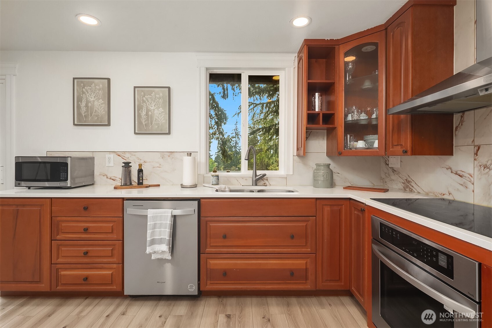 1421 NW 196th St , Shoreline, WA 98177