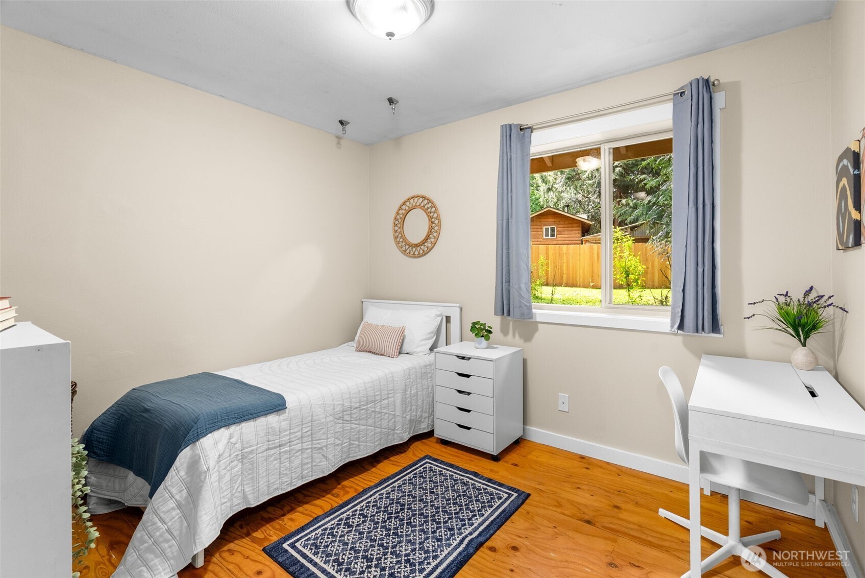 11837 Venice Loop NE, Bainbridge Island, WA 98110