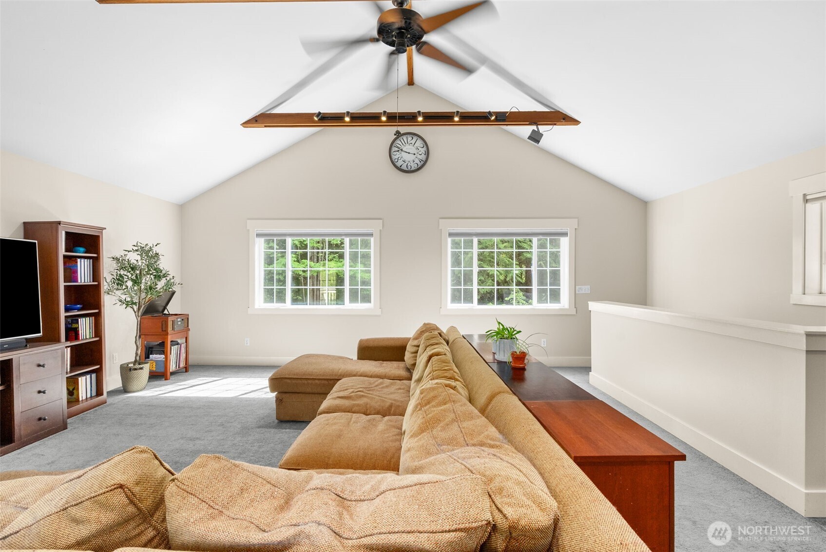 11837 Venice Loop NE, Bainbridge Island, WA 98110