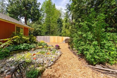11837 Venice Loop NE, Bainbridge Island, WA 98110 - Photo 20