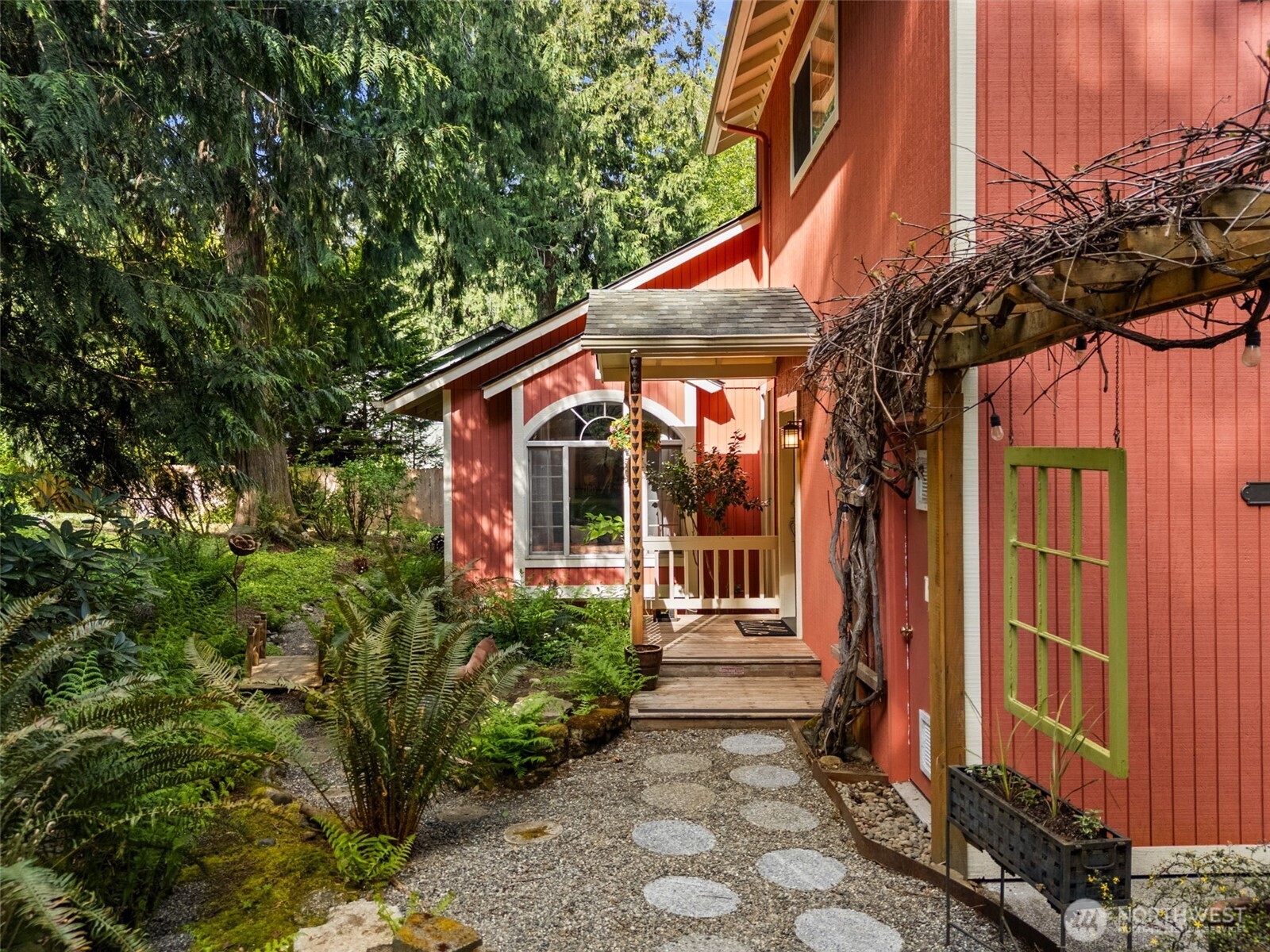 11837 Venice Loop NE, Bainbridge Island, WA 98110