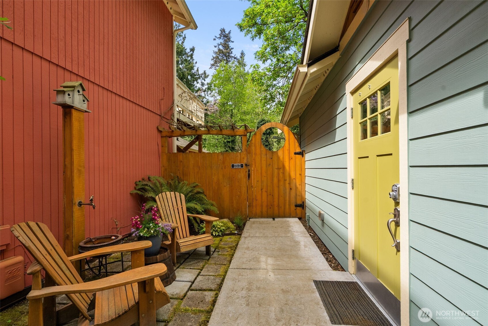 11837 Venice Loop NE, Bainbridge Island, WA 98110