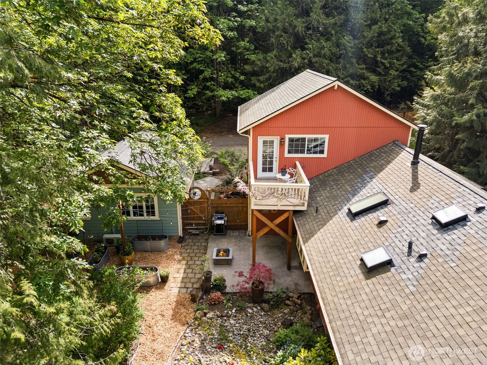 11837 Venice Loop NE, Bainbridge Island, WA 98110