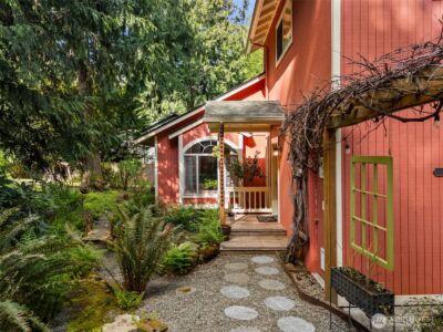 11837 Venice Loop NE, Bainbridge Island, WA 98110 - Photo 3