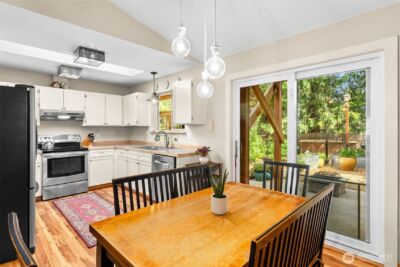 11837 Venice Loop NE, Bainbridge Island, WA 98110 - Photo 9