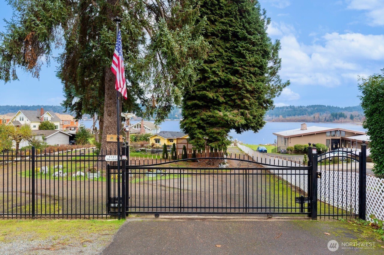 5104 NW Sammamish Road , Issaquah, WA 98027