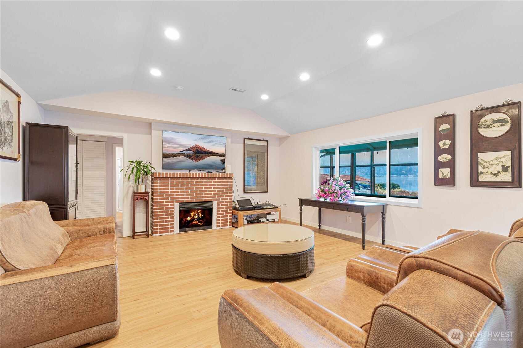 5104 NW Sammamish Road , Issaquah, WA 98027