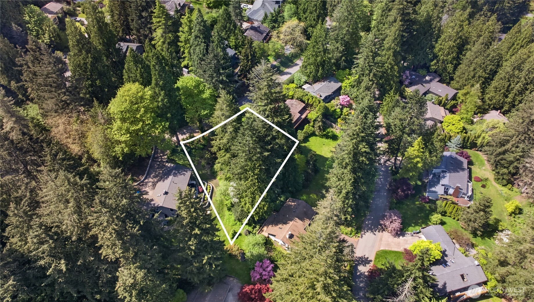 37 x Crystal Creek Cir , Issaquah, WA 98027