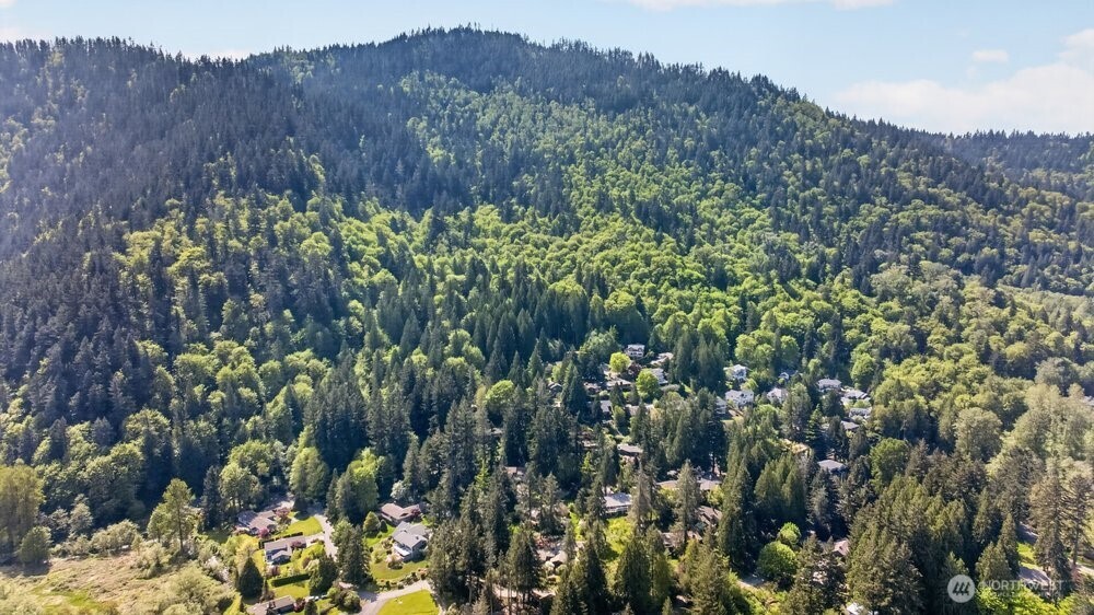 37 x Crystal Creek Cir , Issaquah, WA 98027