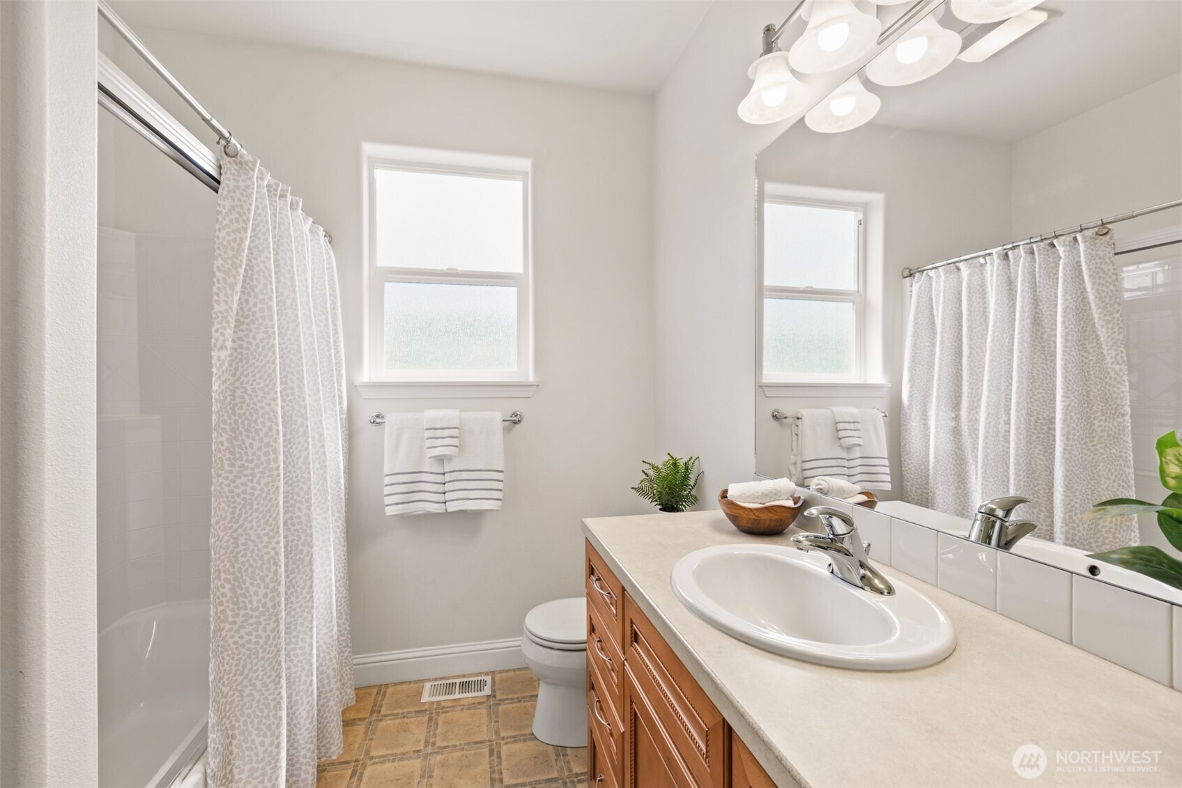 433 Big Leaf Court , Sequim, WA 98382