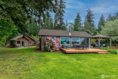 5222 East Harbor Road , Freeland, WA 98249