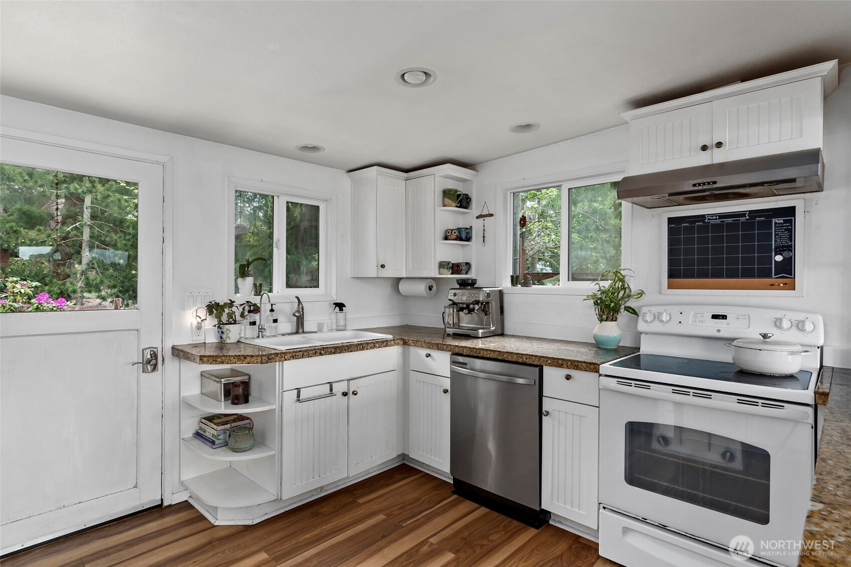 5222 East Harbor Road , Freeland, WA 98249