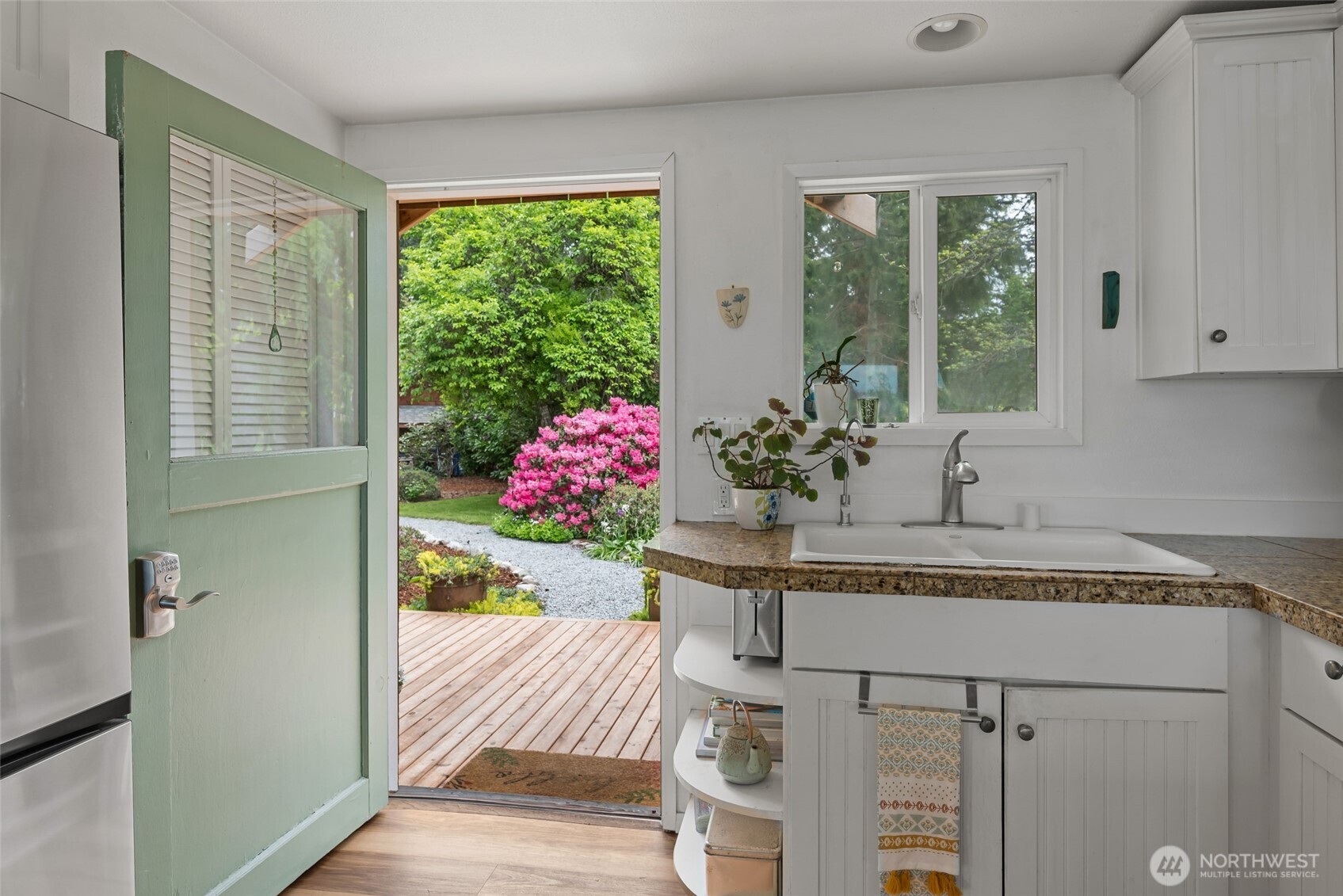 5222 East Harbor Road , Freeland, WA 98249